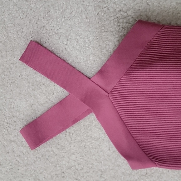 Aritzia Babaton Sculpt knit criss cross cropped tank - Picture 2 of 5